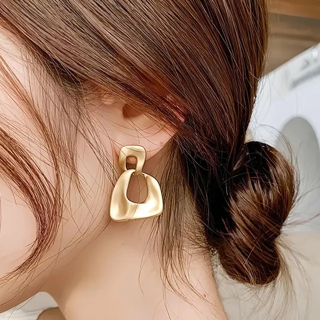 Aretes Geométricos color Dorado mate